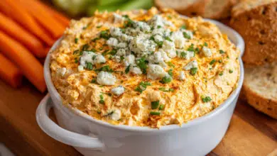 Crockpot Buffalo Chicken Dip with Cream Cheese