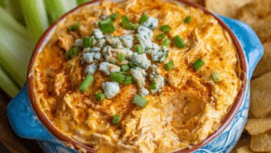 Easy Crockpot Buffalo Chicken Dip for Parties
